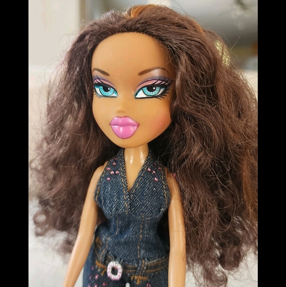 MGA Bratz Dynamite Nevra Doll 2001 in Girls Nite Out Sasha Jumpsuit Beautiful - Picture 2 of 6